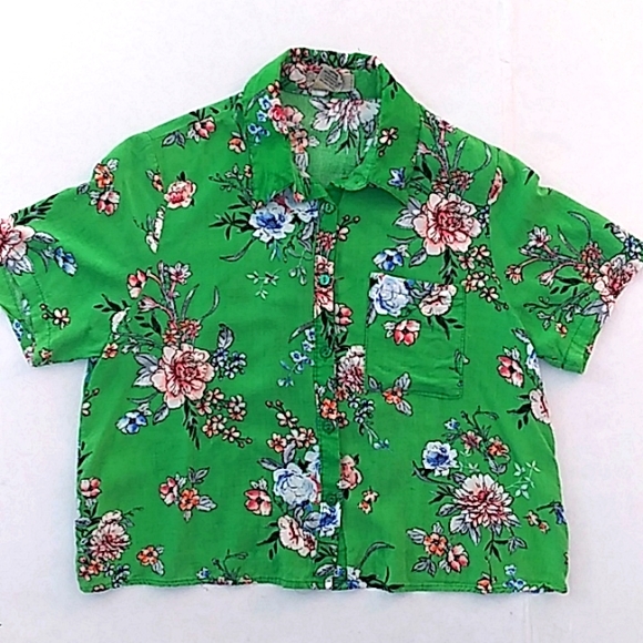 Passport Green Summer Floral Button Front Crop Top - Picture 2 of 6